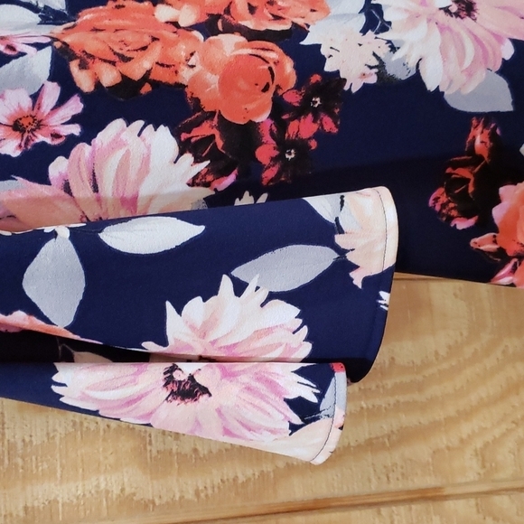 Eliza J Navy Multi Floral Bell Sleeve Shift Dress Size 2 - Picture 2 of 5